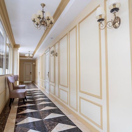 Royal Bv Hotel Ust-Kamenogorsk ภายนอก รูปภาพ
