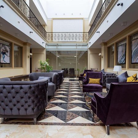 Royal Bv Hotel Ust-Kamenogorsk ภายนอก รูปภาพ