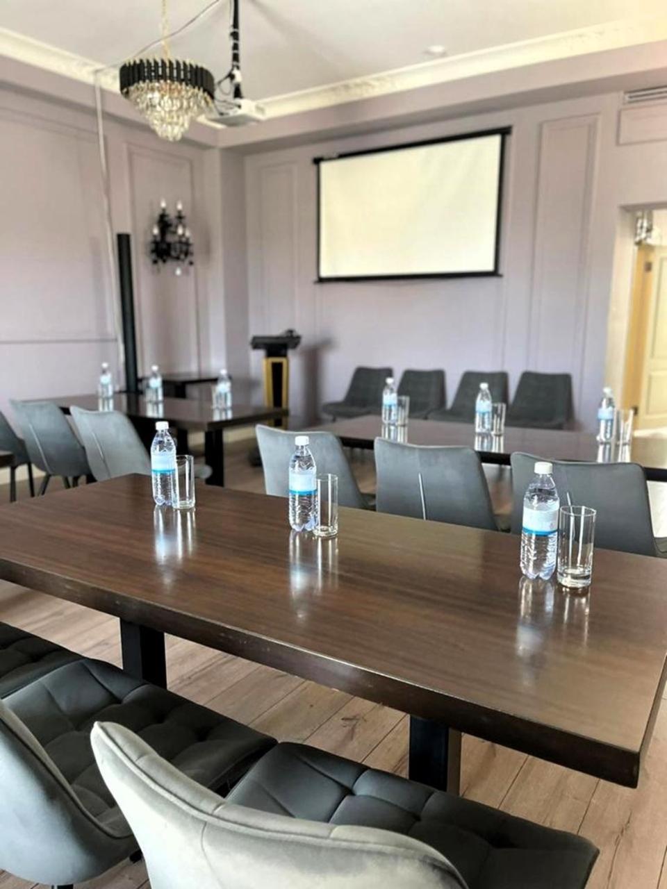 Royal Bv Hotel Ust-Kamenogorsk ภายนอก รูปภาพ