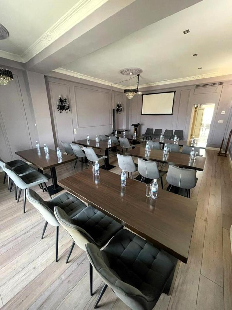 Royal Bv Hotel Ust-Kamenogorsk ภายนอก รูปภาพ