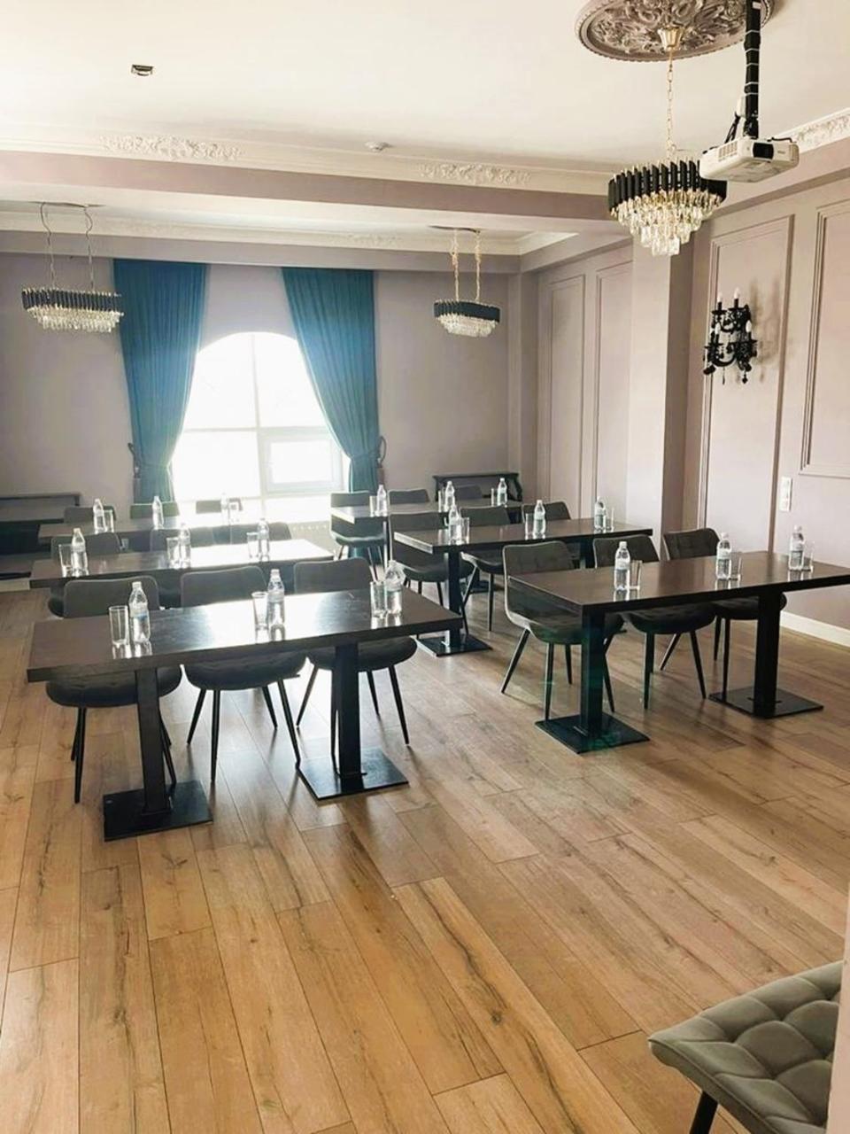 Royal Bv Hotel Ust-Kamenogorsk ภายนอก รูปภาพ