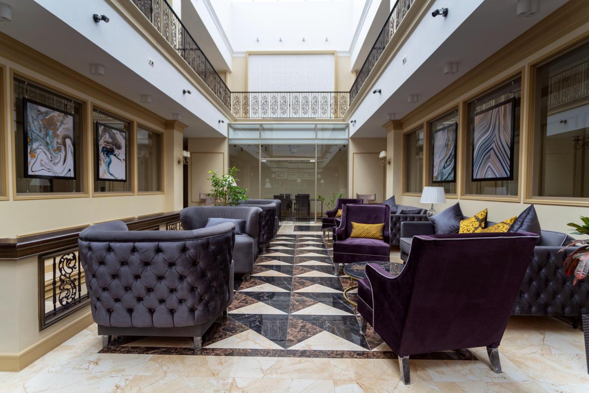 Royal Bv Hotel Ust-Kamenogorsk ภายนอก รูปภาพ
