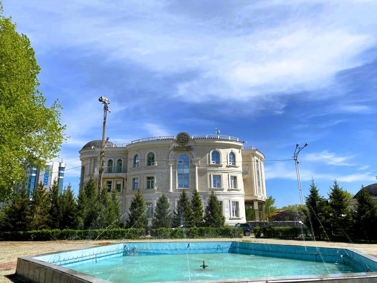 Royal Bv Hotel Ust-Kamenogorsk ภายนอก รูปภาพ