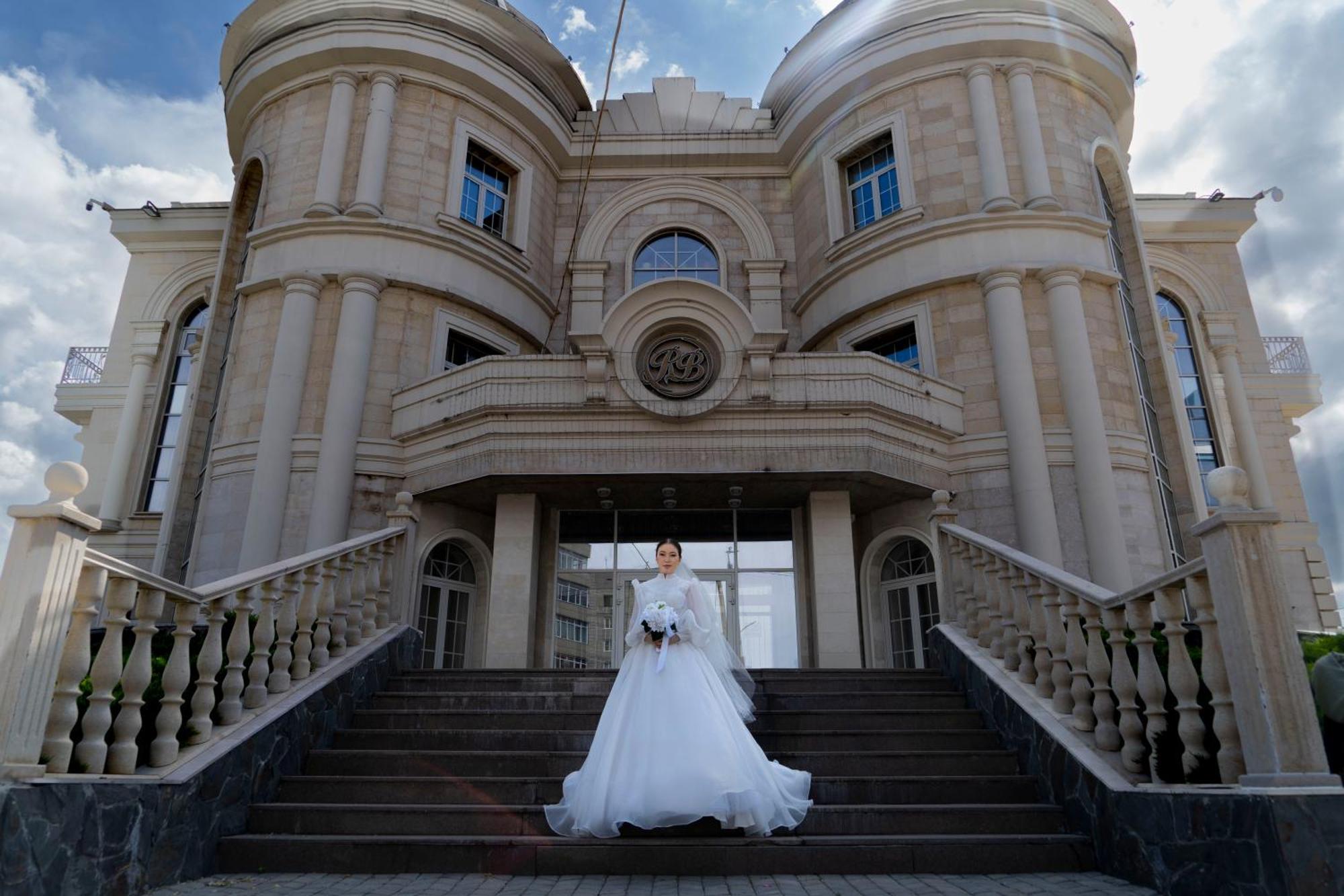 Royal Bv Hotel Ust-Kamenogorsk ภายนอก รูปภาพ
