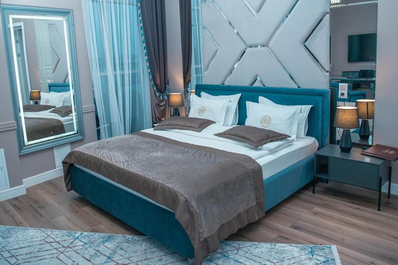 Royal Bv Hotel Ust-Kamenogorsk ภายนอก รูปภาพ