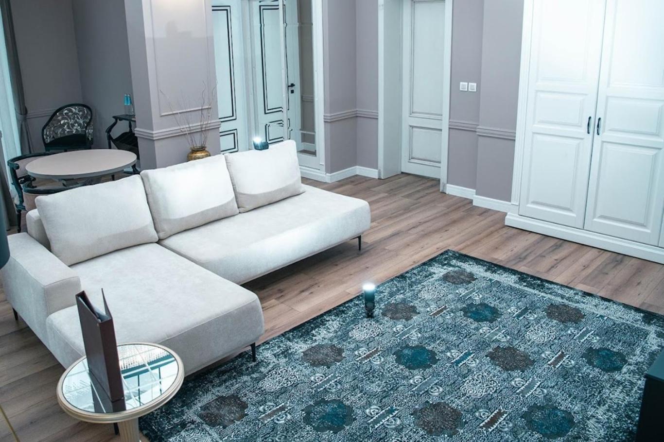 Royal Bv Hotel Ust-Kamenogorsk ภายนอก รูปภาพ