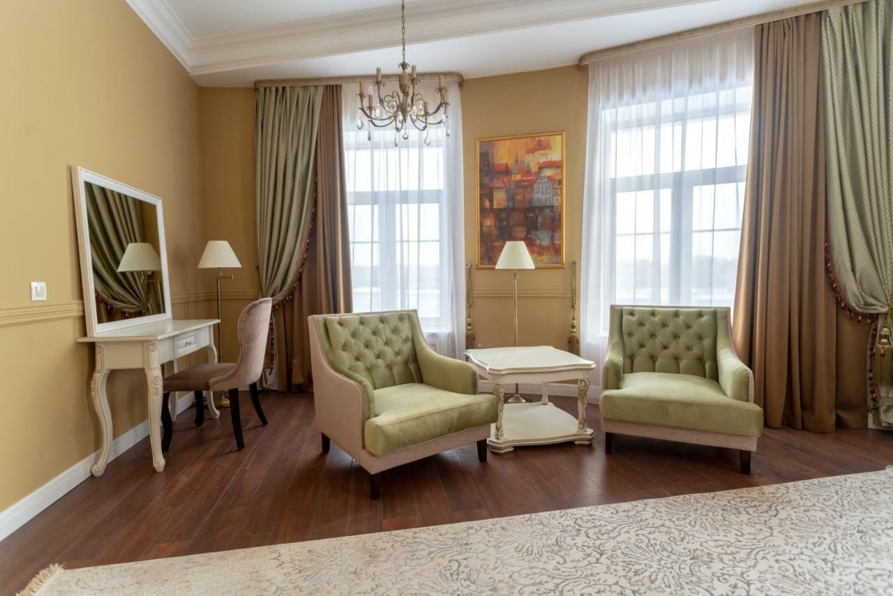 Royal Bv Hotel Ust-Kamenogorsk ภายนอก รูปภาพ