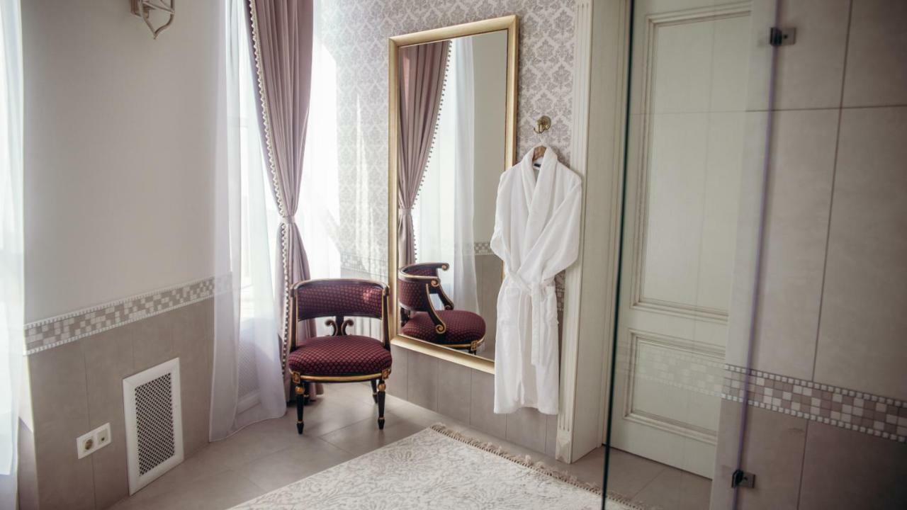 Royal Bv Hotel Ust-Kamenogorsk ภายนอก รูปภาพ