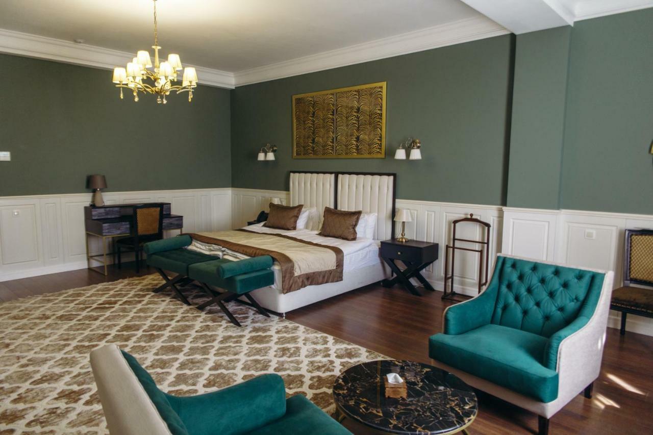 Royal Bv Hotel Ust-Kamenogorsk ภายนอก รูปภาพ