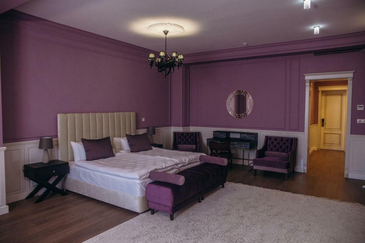Royal Bv Hotel Ust-Kamenogorsk ภายนอก รูปภาพ
