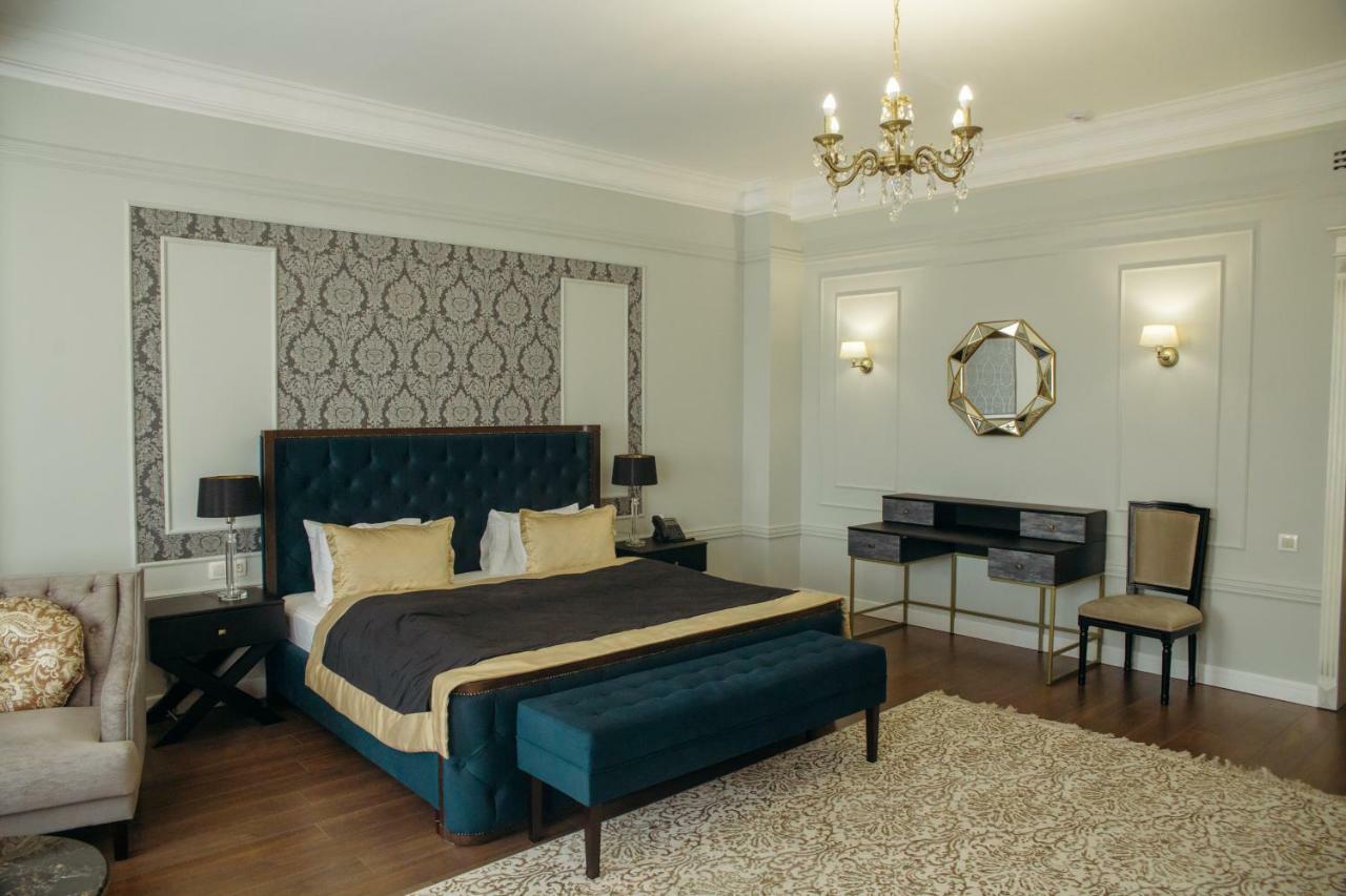 Royal Bv Hotel Ust-Kamenogorsk ภายนอก รูปภาพ