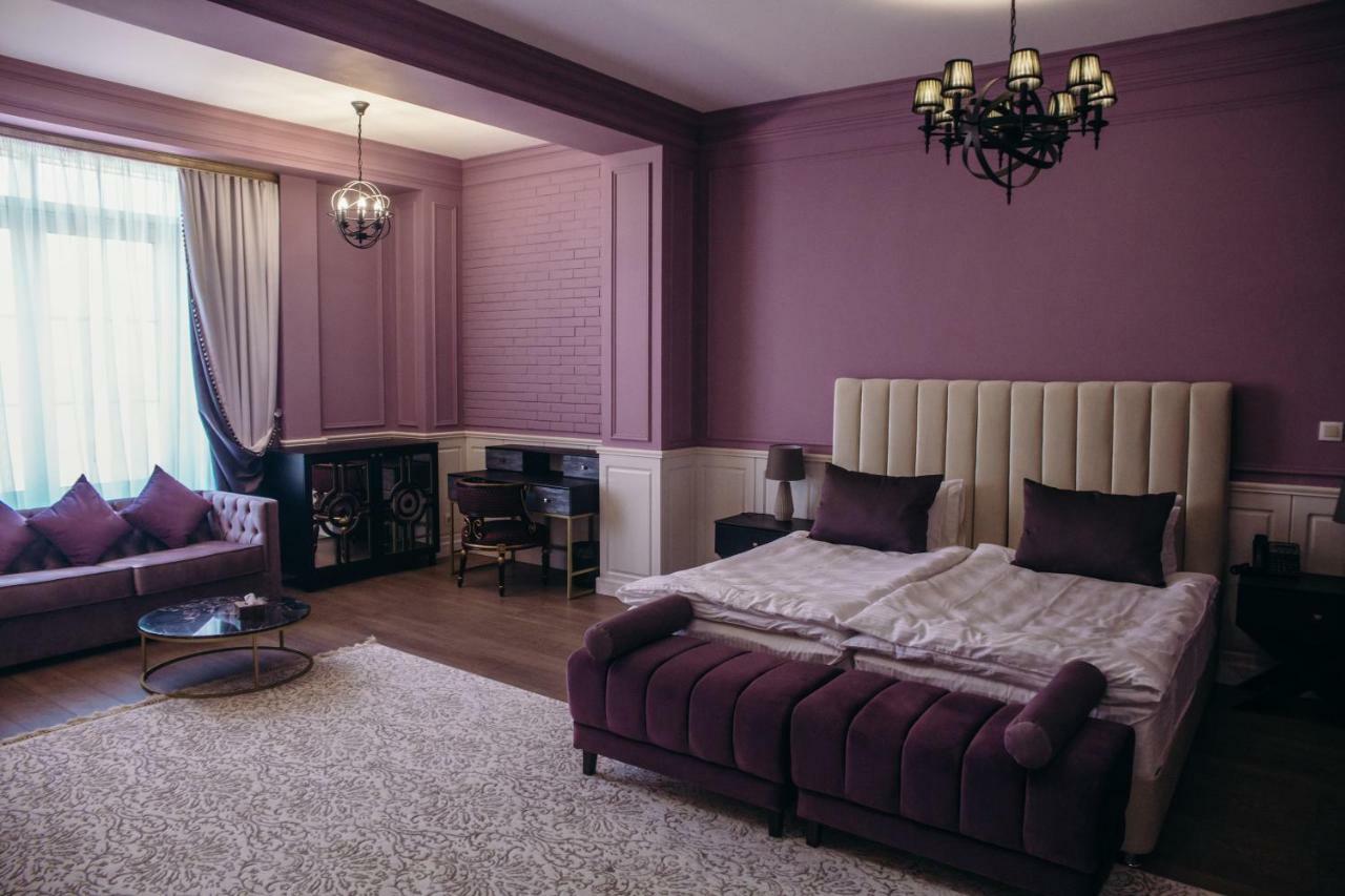 Royal Bv Hotel Ust-Kamenogorsk ภายนอก รูปภาพ