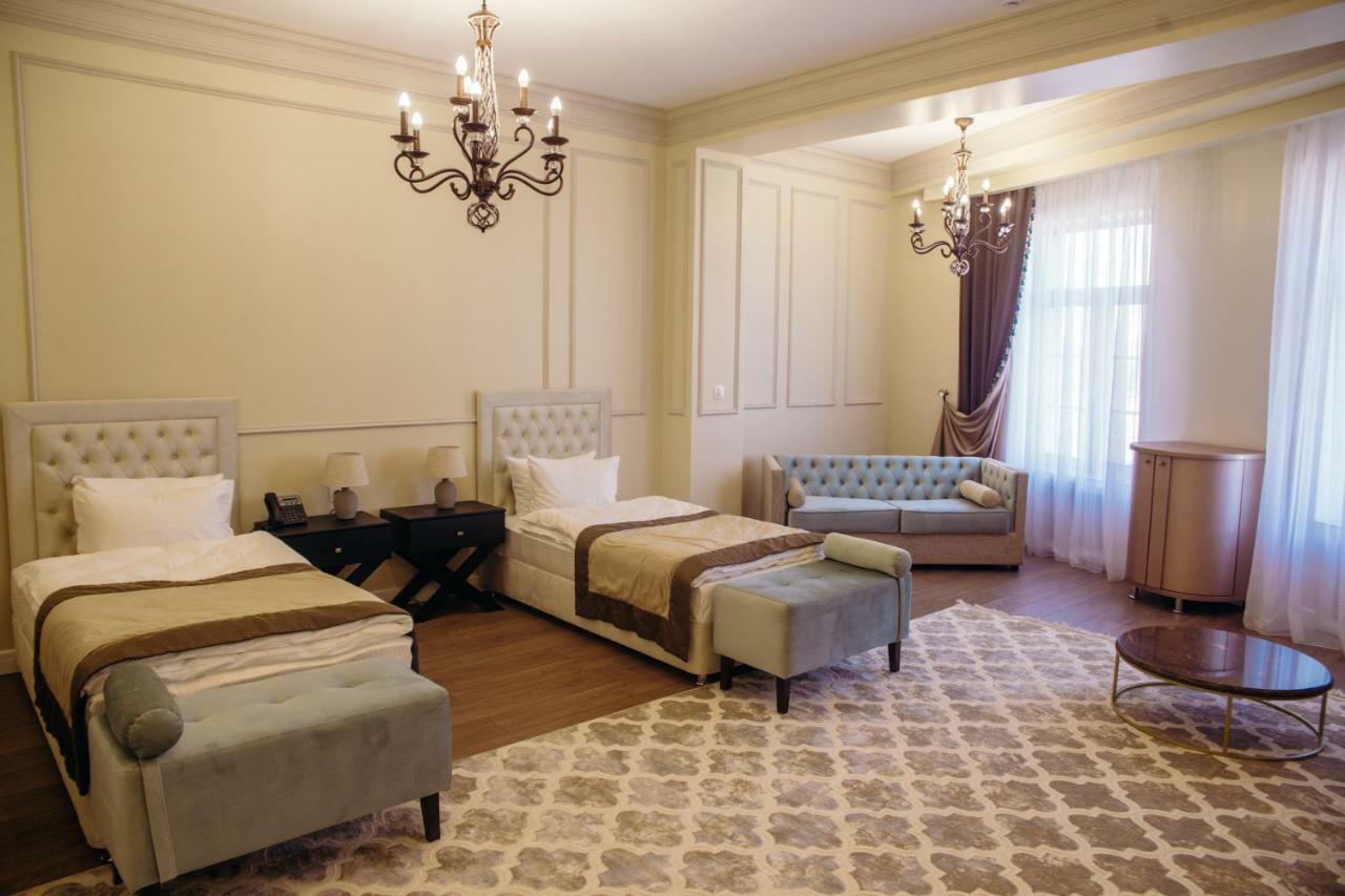Royal Bv Hotel Ust-Kamenogorsk ภายนอก รูปภาพ