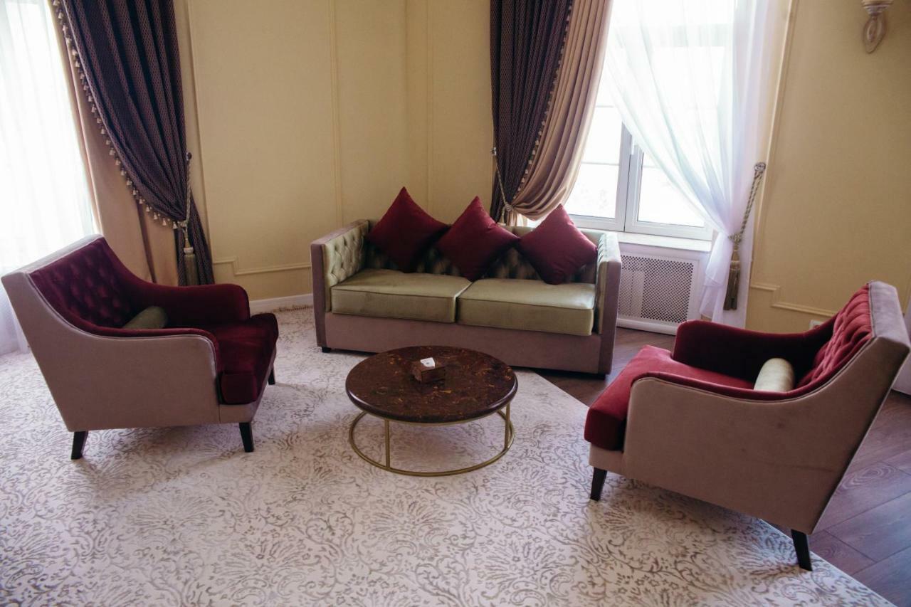 Royal Bv Hotel Ust-Kamenogorsk ภายนอก รูปภาพ